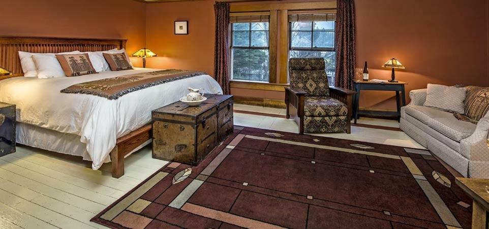 Mccloud Hotel Екстер'єр фото