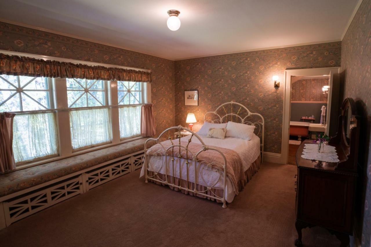 Mccloud Hotel Екстер'єр фото