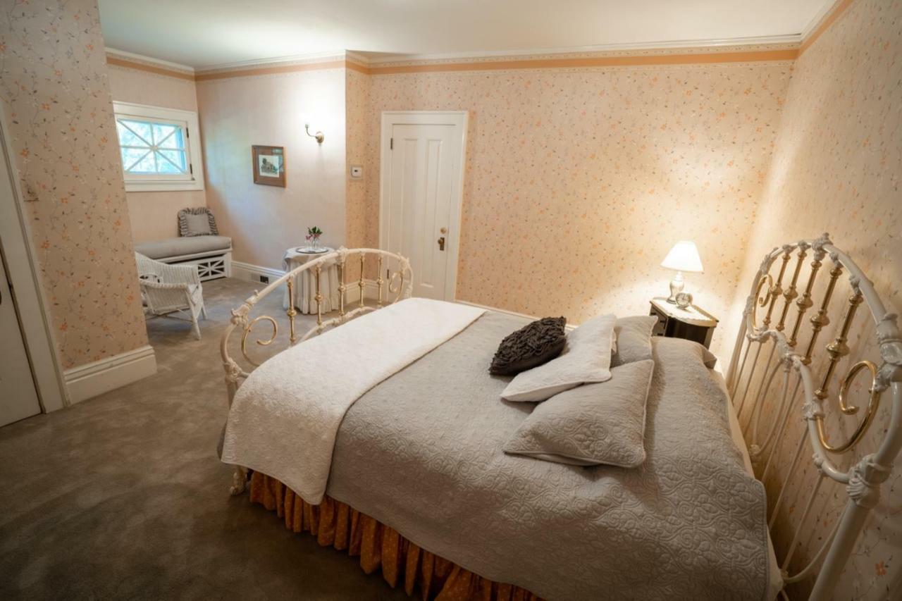 Mccloud Hotel Екстер'єр фото